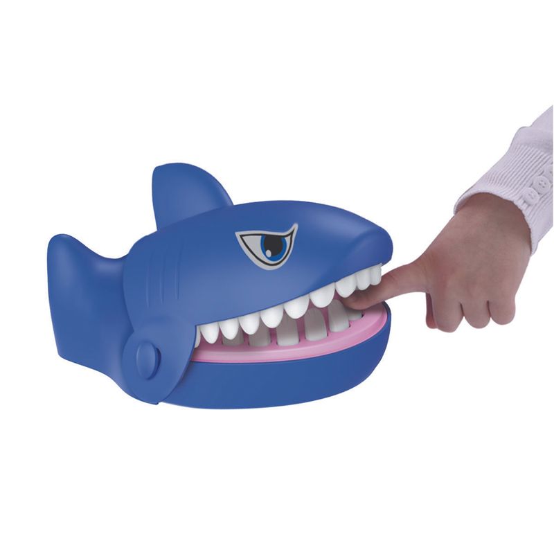 2574BabySharkyAttack05