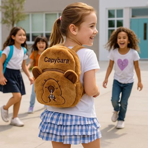 Mochila De Capibara Con Un Mate